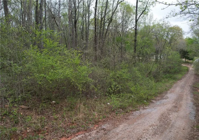 Photo 2 of Sale Pending at 115 Dowell Rd, Anderson, SC 29626 | MLS# 20303241 | Listing updated on 2026-08-26
