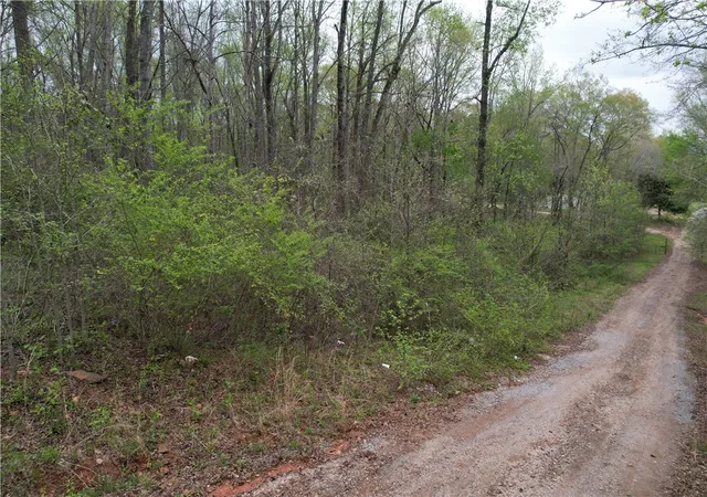 Photo 3 of Sale Pending at 115 Dowell Rd, Anderson, SC 29626 | MLS# 20303241 | Listing updated on 2026-08-26
