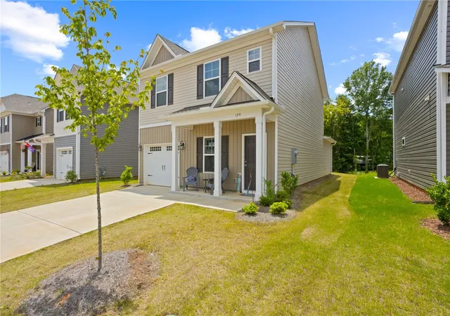 Homes for sale in Easley, SC | 124 Brown Cir, Easley, SC 29642 | MLS# 20302671