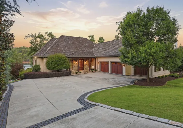 Photo 1 of Single family home for sale at 147 S Edgewater Dr, Sunset, SC 29685 | MLS# 20303250 | Listing updated on 2026-09-06