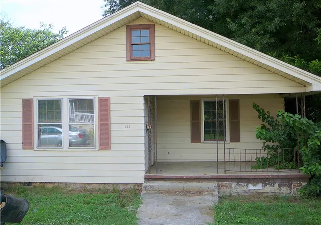 Photo 1 of Single family home for sale at 213 K St, Anderson, SC 29625 | MLS# 20303298 | Listing updated on 2026-09-18