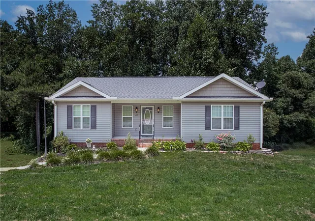 Homes for sale in Easley, SC | 119 Nicholas Ct, Easley, SC 29640 | MLS# 20303315