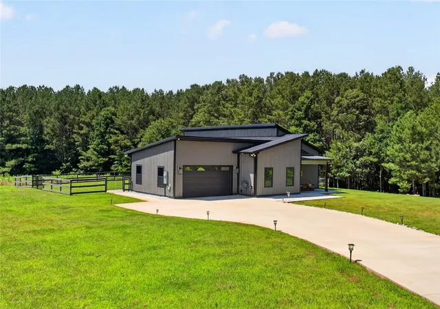 Homes for sale in Westminster, SC | 215 Dairy Farm Rd, Westminster, SC 29693 | MLS# 20303317