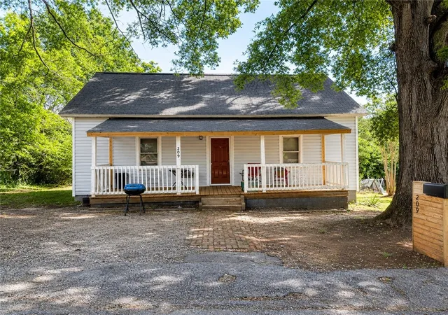 Photo 1 of Sale Pending at 209 Bailey St, Anderson, SC 29621 | MLS# 20303224 | Listing updated on 2026-08-19