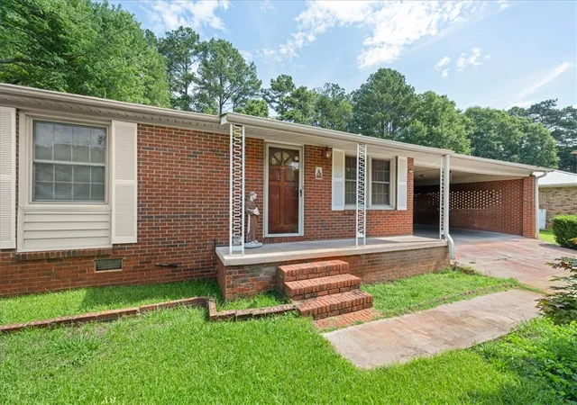 1st image of 958 Avondale Dr, Seneca, SC 29672 | MLS# 20303110