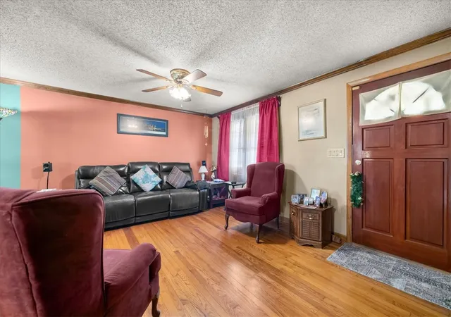Photo 4 of Single family home for sale at 958 Avondale Dr, Seneca, SC 29672 | MLS# 20303110 | Listing updated on 2026-07-23