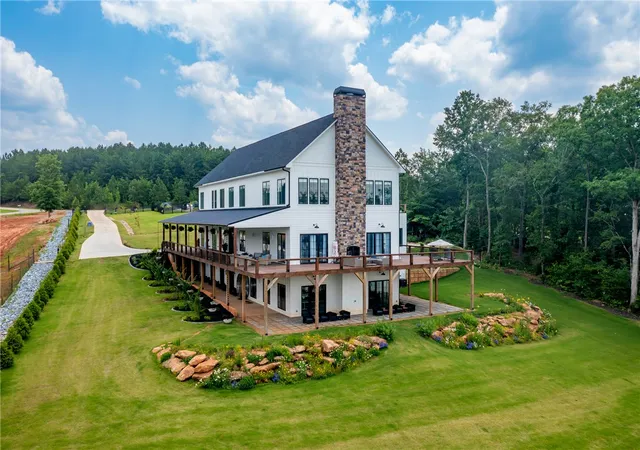Photo 2 of Single family home for sale at 126 Clearview Dr, Abbeville, SC 29620 | MLS# 20302975 | Listing updated on 2026-07-06