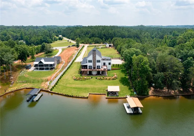 Photo 3 of Single family home for sale at 126 Clearview Dr, Abbeville, SC 29620 | MLS# 20302975 | Listing updated on 2026-07-06