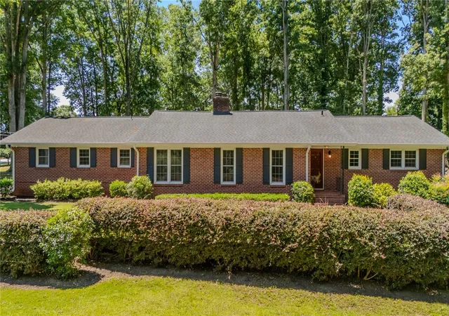 Photo 2 of Single family home for sale at 214 Spring Dr, Easley, SC 29642 | MLS# 20303269 | Listing updated on 2026-07-22