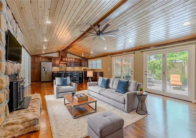 Photo 3 of Single family home for sale at 214 Spring Dr, Easley, SC 29642 | MLS# 20303269 | Listing updated on 2026-07-22