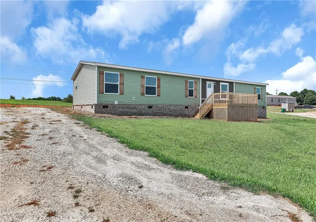 Homes for sale in Fair Play, SC | 1065 Hwy 182 Rd, Fair Play, SC 29643 | MLS# 20303327