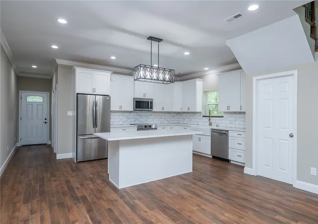Photo 3 of Single family home for sale at 402 Wyatt Rd, Piedmont, SC 29673 | MLS# 20303319 | Listing updated on 2026-08-04