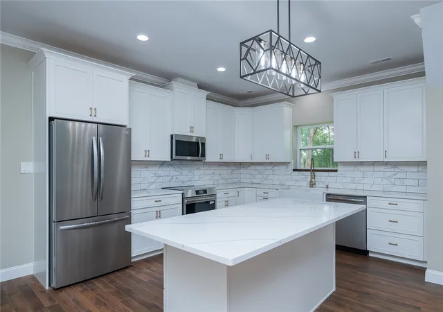 Photo 3 of Single family home for sale at 402 Wyatt Rd, Piedmont, SC 29673 | MLS# 20303319 | Listing updated on 2026-08-04