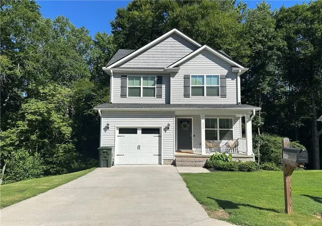 1st image of 220 Joes Ct, Easley, SC 29642 | MLS# 20303381