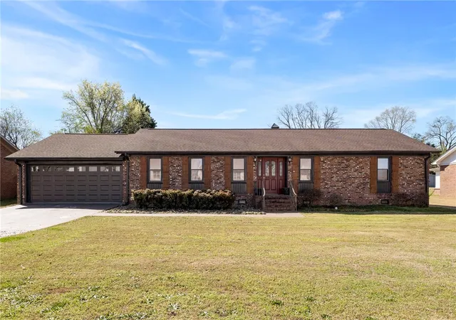 Photo 3 of Single family home for sale at 1218 Brushy Crk Rd, Taylors, SC 29687 | MLS# 20303402 | Listing updated on 2026-07-16