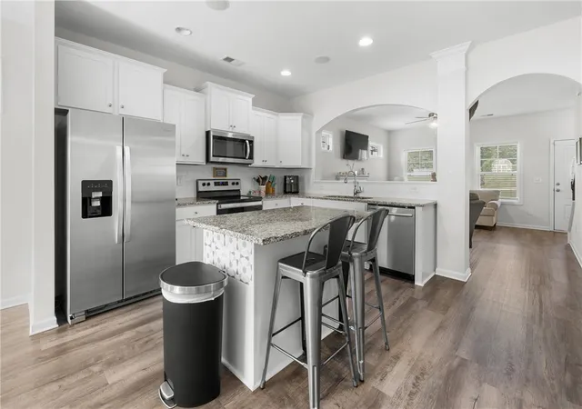 Photo 4 of Single family home for sale at 768 Rocky Ridge Cir, Seneca, SC 29678 | MLS# 20303420 | Listing updated on 2026-10-01