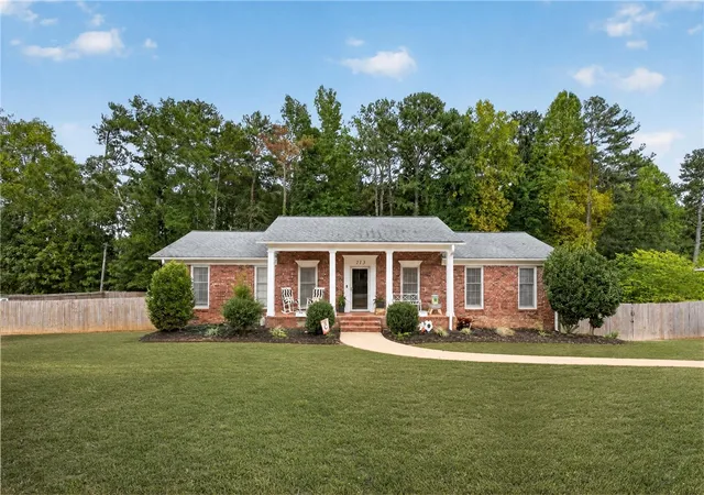 Photo 1 of Single family home for sale at 213 Briarwood Dr, Belton, SC 29627 | MLS# 20303411 | Listing updated on 2026-10-03