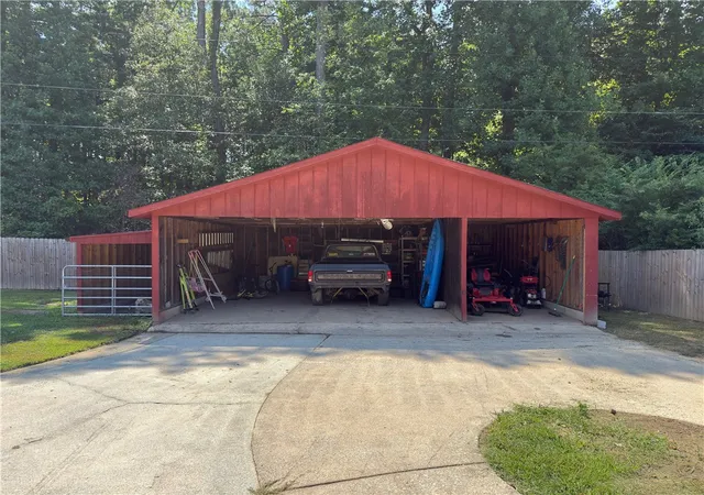 Homes for sale in Belton, SC | 213 Briarwood Dr, Belton, SC 29627 | MLS# 20303411