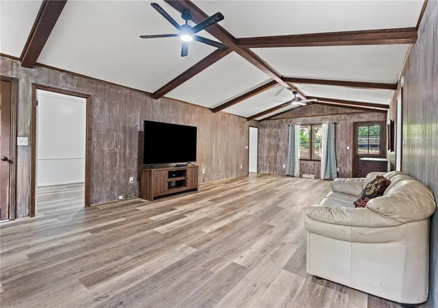 Photo 3 of Single family home for sale at 205 Southgate Cir, Piedmont, SC 29673 | MLS# 20303434 | Listing updated on 2026-09-15