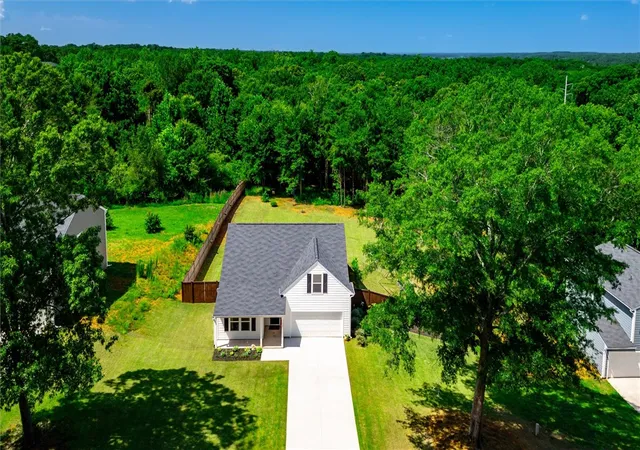 Photo 3 of Single family home for sale at 937 Hunters Trl, Anderson, SC 29625 | MLS# 20302971 | Listing updated on 2026-10-01