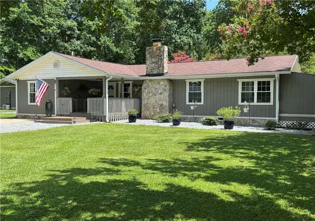 Photo 1 of Single family home for sale at 159 Country Crk Dr, Pickens, SC 29671 | MLS# 20303361 | Listing updated on 2026-08-27