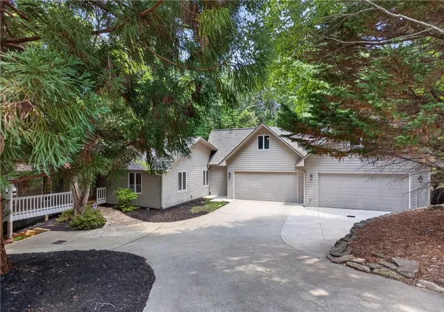 1st image of 12 Lookout Ln, Salem, SC 29676 | MLS# 20303272