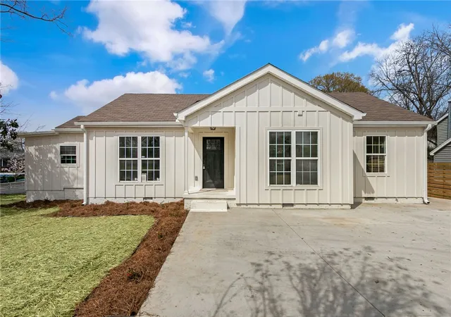 Photo 1 of Single family home for sale at 106 Otis St, Greenville, SC 29605 | MLS# 20303470 | Listing updated on 2026-08-29