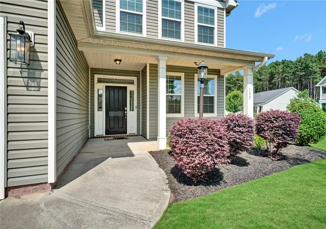 Photo 3 of Single family home for sale at 100 Arbor Woods Ln, Piedmont, SC 29673 | MLS# 20303471 | Listing updated on 2026-07-29