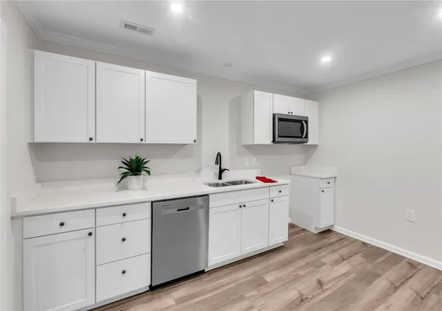 Photo 3 of Single family home for sale at 154 Holliday Rd, Six Mile, SC 29682 | MLS# 20303453 | Listing updated on 2026-08-17
