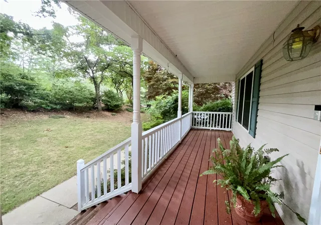 Photo 3 of Single family home for sale at 2000 Ridgeview Ln, Seneca, SC 29678 | MLS# 20303478 | Listing updated on 2026-08-01