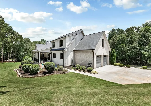 Homes for sale in Belton, SC | 220 Ansonborough, Belton, SC 29627 | MLS# 20303505