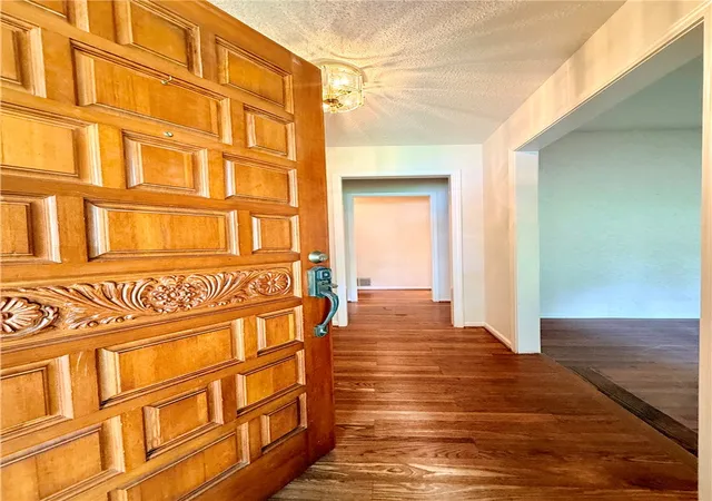 2nd image of 412 Hartwell Dr, Seneca, SC 29672 | MLS# 20303396