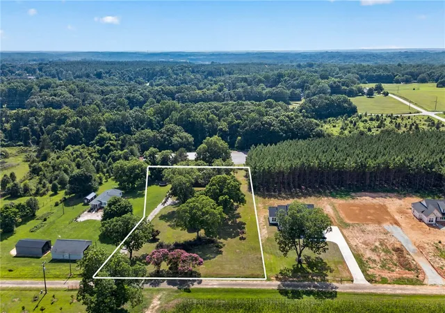 Photo 2 of Single family home for sale at 1412 Simpson Rd, Pendleton, SC 29670 | MLS# 20303503 | Listing updated on 2026-08-17