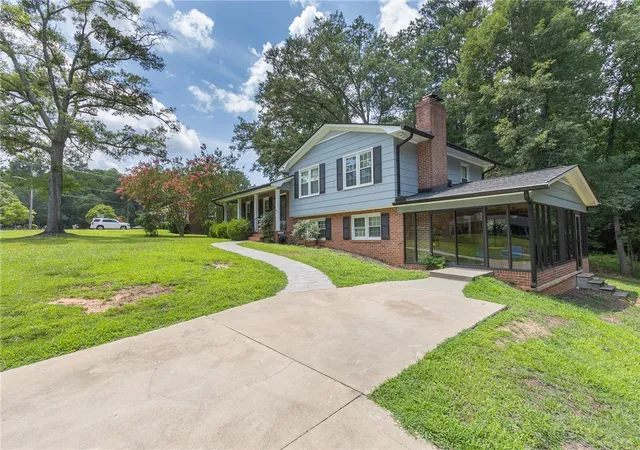 Homes for sale in Belton, SC | 108 Briarwood Dr, Belton, SC 29627 | MLS# 20303149