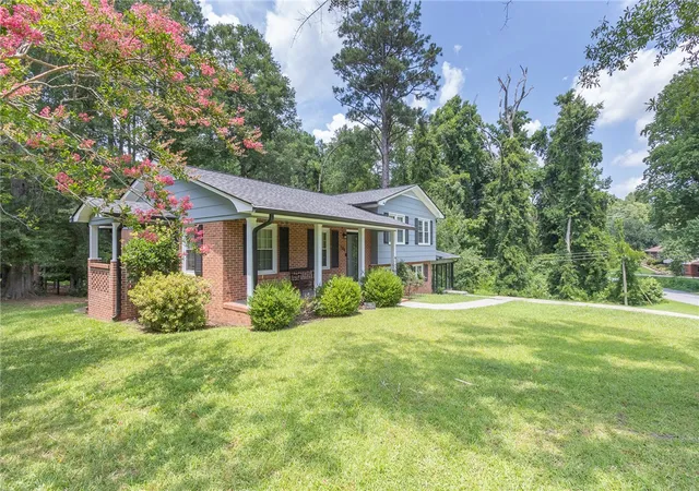 Homes for sale in Belton, SC | 108 Briarwood Dr, Belton, SC 29627 | MLS# 20303149