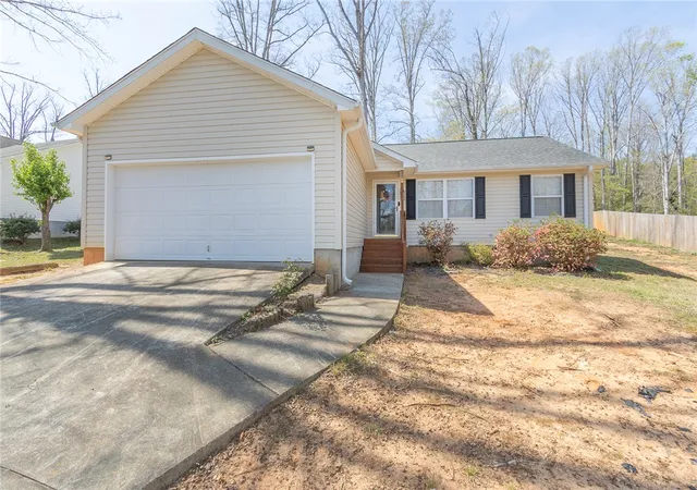Photo 1 of Single family home for sale at 107 Brookside Cir, Honea Path, SC 29654 | MLS# 20303527 | Listing updated on 2026-09-03