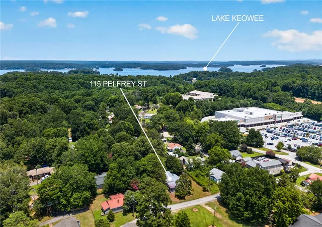 Photo 3 of Single family home for sale at 115 Pelfrey St, Seneca, SC 29672 | MLS# 20303532 | Listing updated on 2026-08-20