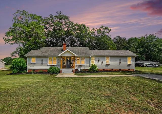 1st image of 44 Wofford Rd, Taylors, SC 29687 | MLS# 20303554