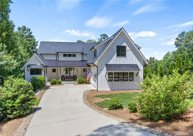 Photo 2 of Single family home for sale at 148 Cedar Blf Ct, Six Mile, SC 29682 | MLS# 20303563 | Listing updated on 2026-07-25