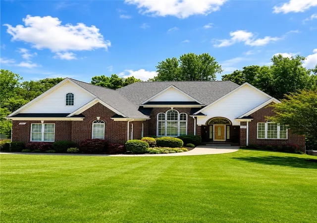 Photo 1 of Single family home for sale at 113 Topsail Dr, Anderson, SC 29625 | MLS# 20303566 | Listing updated on 2026-08-11