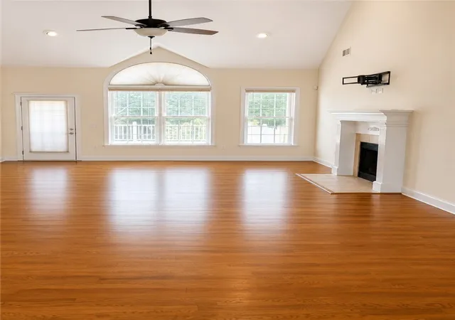 Photo 3 of Single family home for sale at 113 Topsail Dr, Anderson, SC 29625 | MLS# 20303566 | Listing updated on 2026-08-11