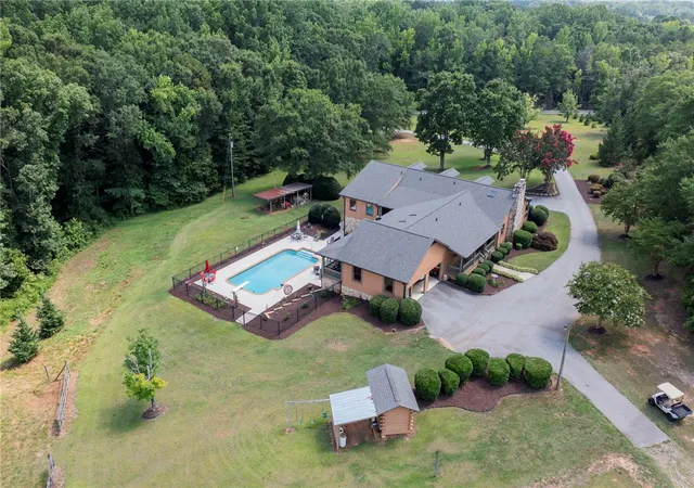 Photo 2 of Single family home for sale at 911 Austin Rd, Belton, SC 29627 | MLS# 20303281 | Listing updated on 2026-08-17