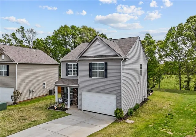 Photo 3 of Single family home for sale at 224 Hillendale Way, Pelzer, SC 29669 | MLS# 20303598 | Listing updated on 2026-07-07