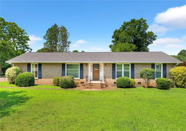 Photo 1 of Single family home for sale at 102 Sheffield Dr, Anderson, SC 29625 | MLS# 20303540 | Listing updated on 2026-10-06