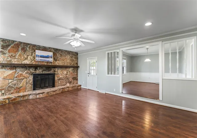 Photo 3 of Single family home for sale at 304 Stonehaven Dr, Anderson, SC 29625 | MLS# 20303627 | Listing updated on 2026-10-01