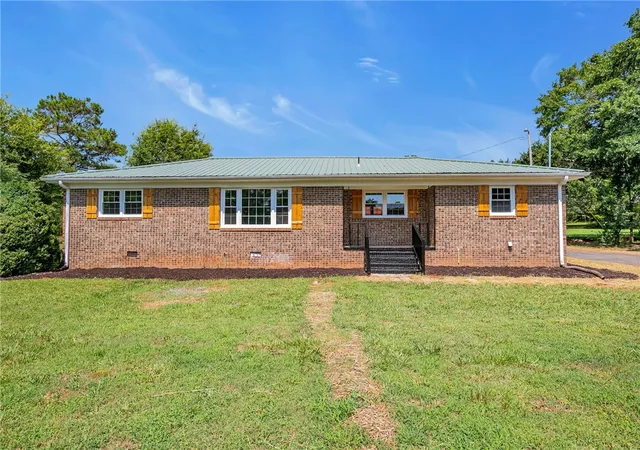 Photo 1 of Single family home for sale at 1500 Mountain View Rd, Anderson, SC 29626 | MLS# 20303622 | Listing updated on 2026-09-14