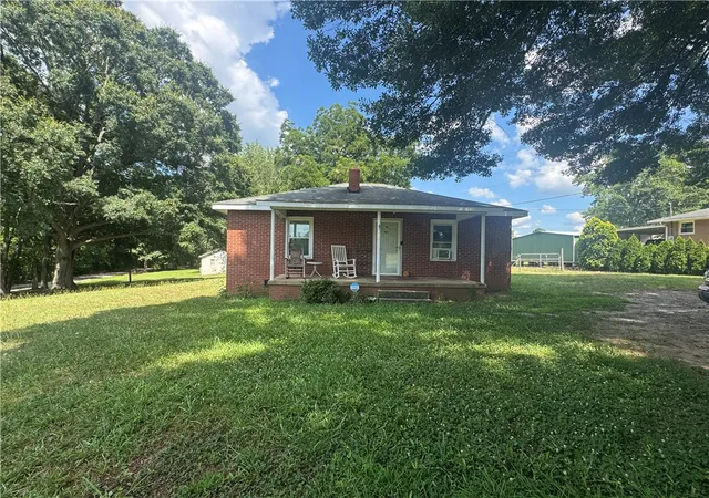 Photo 1 of Sale Pending at 901 Airline Rd, Anderson, SC 29624 | MLS# 20303571 | Listing updated on 2026-09-17