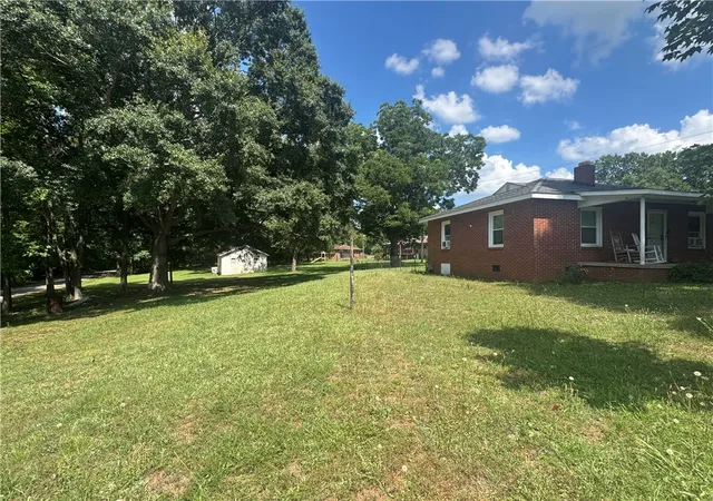 Photo 3 of Sale Pending at 901 Airline Rd, Anderson, SC 29624 | MLS# 20303571 | Listing updated on 2026-09-17