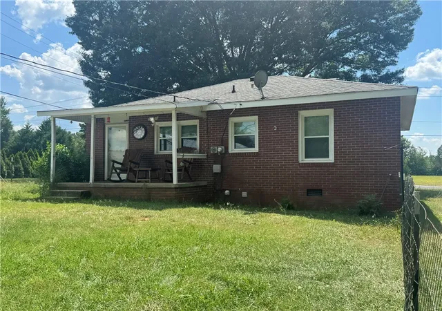 Photo 4 of Sale Pending at 901 Airline Rd, Anderson, SC 29624 | MLS# 20303571 | Listing updated on 2026-09-17