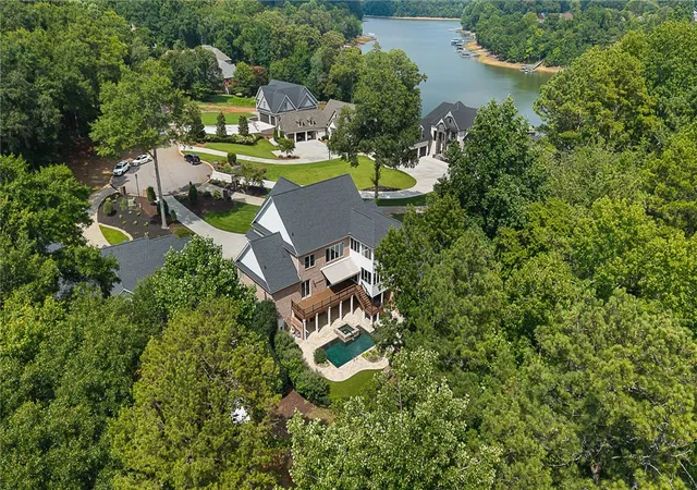 Photo 3 of Single family home for sale at 128 Chasewater Dr, Anderson, SC 29621 | MLS# 20303543 | Listing updated on 2026-09-09